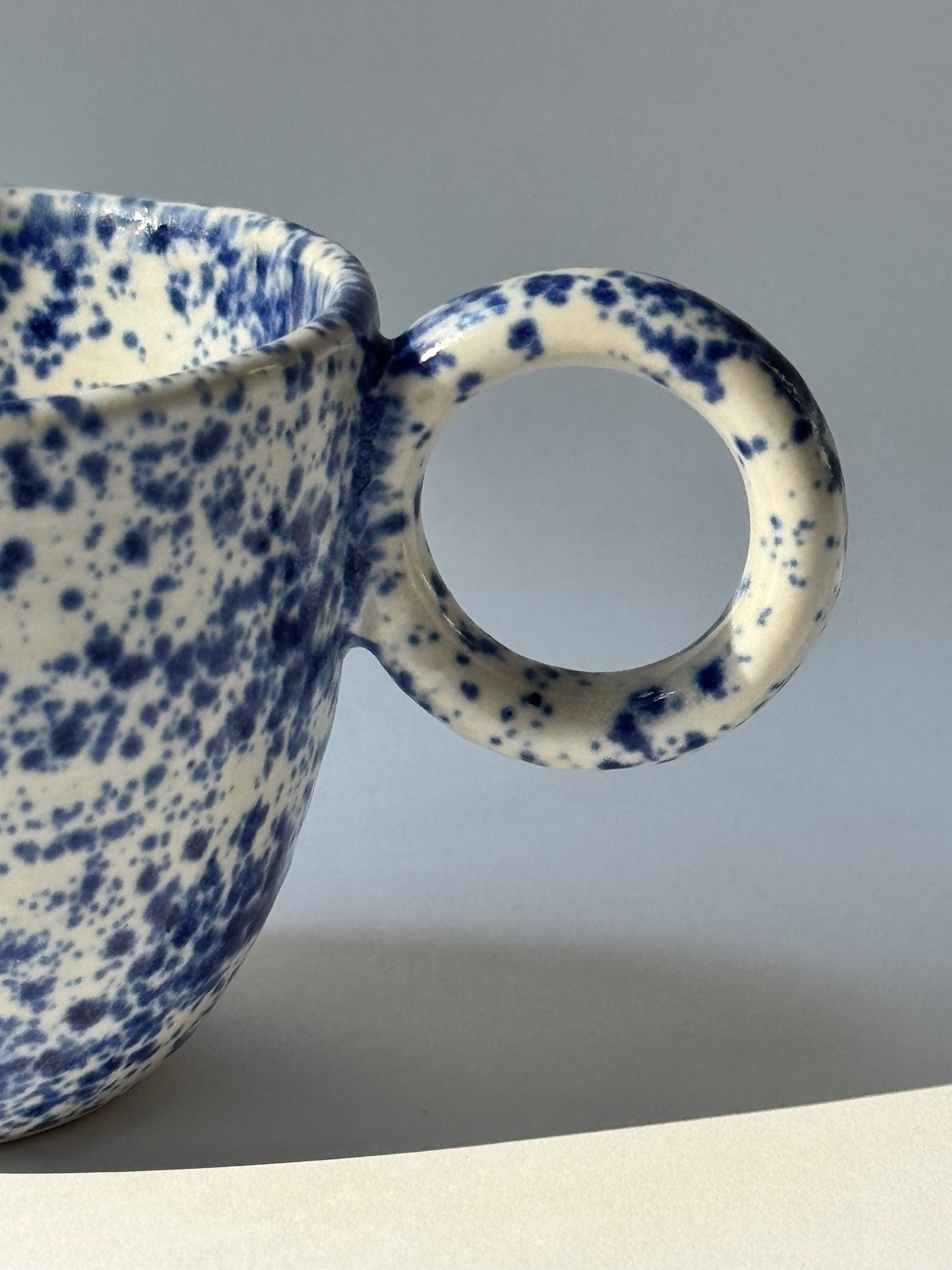 Niebieski okrągły piegus