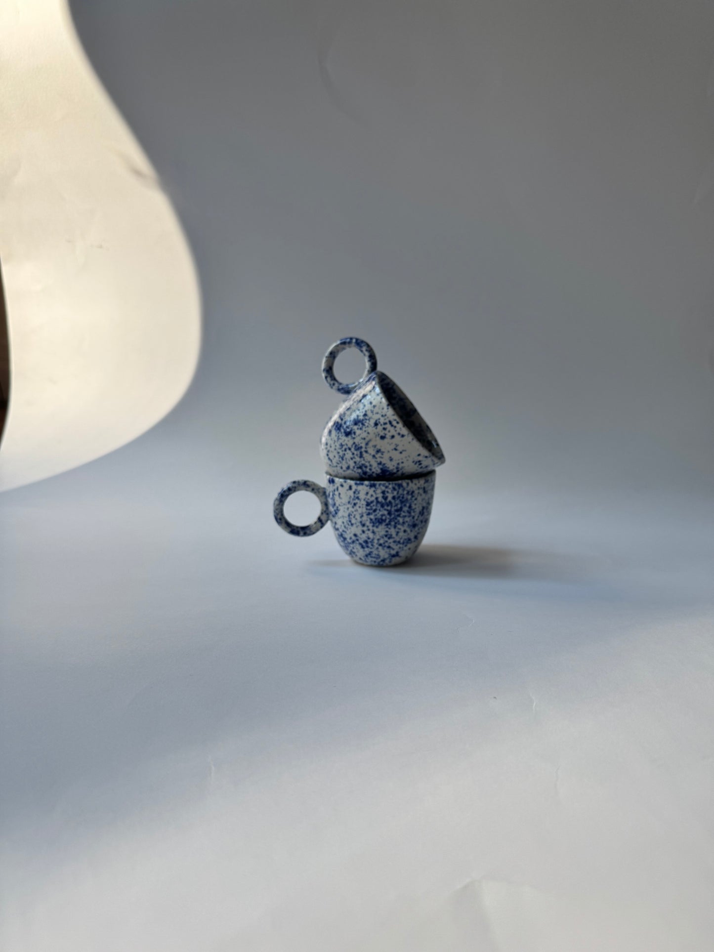 Niebieski okrągły piegus