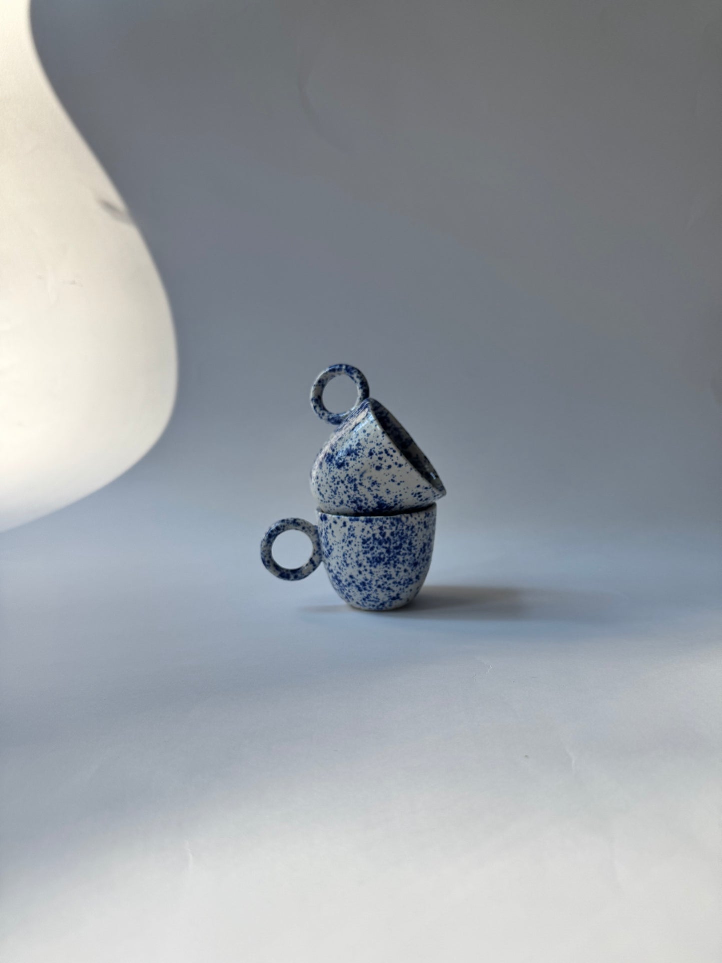 Niebieski okrągły piegus