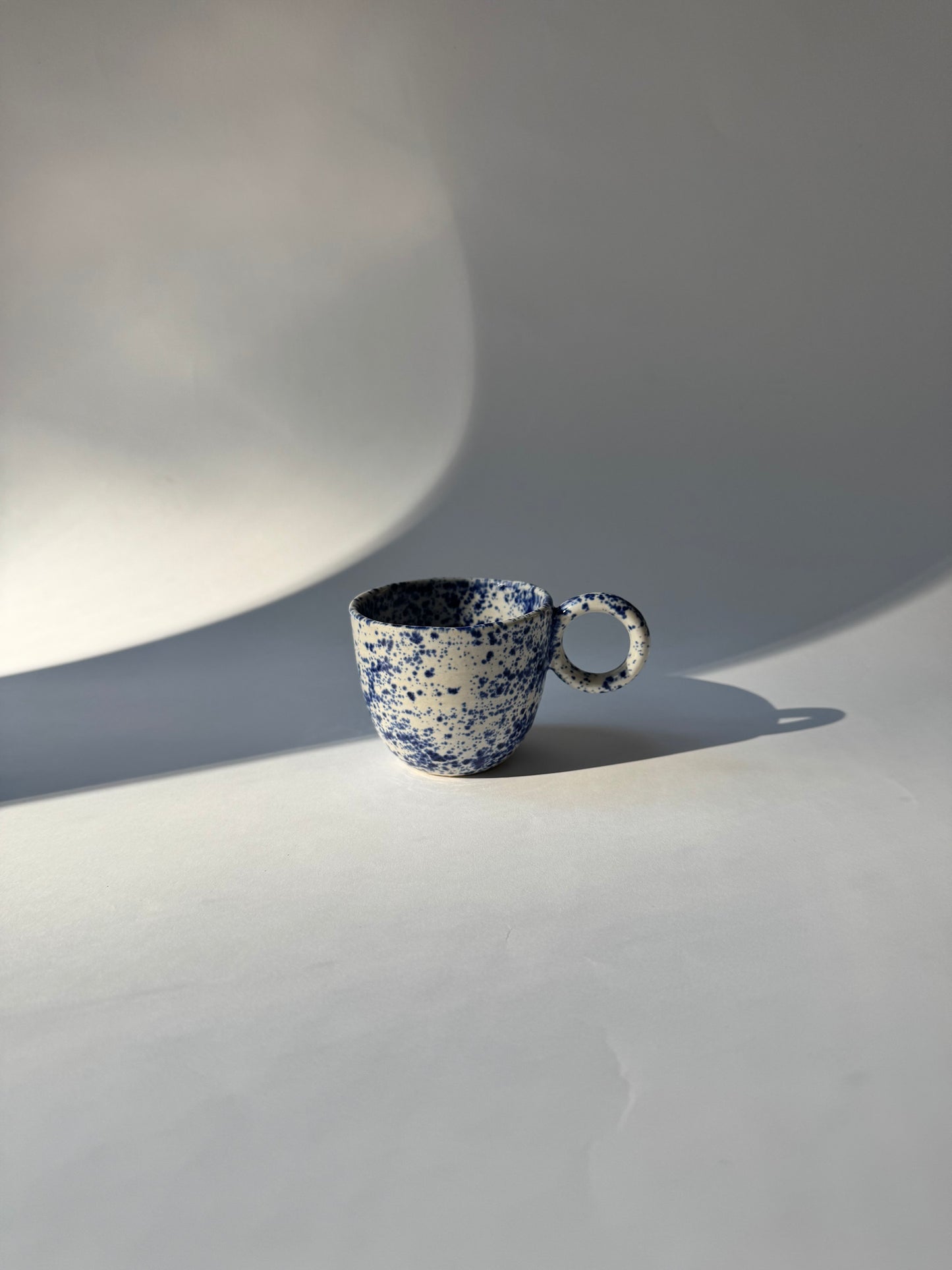 Niebieski okrągły piegus