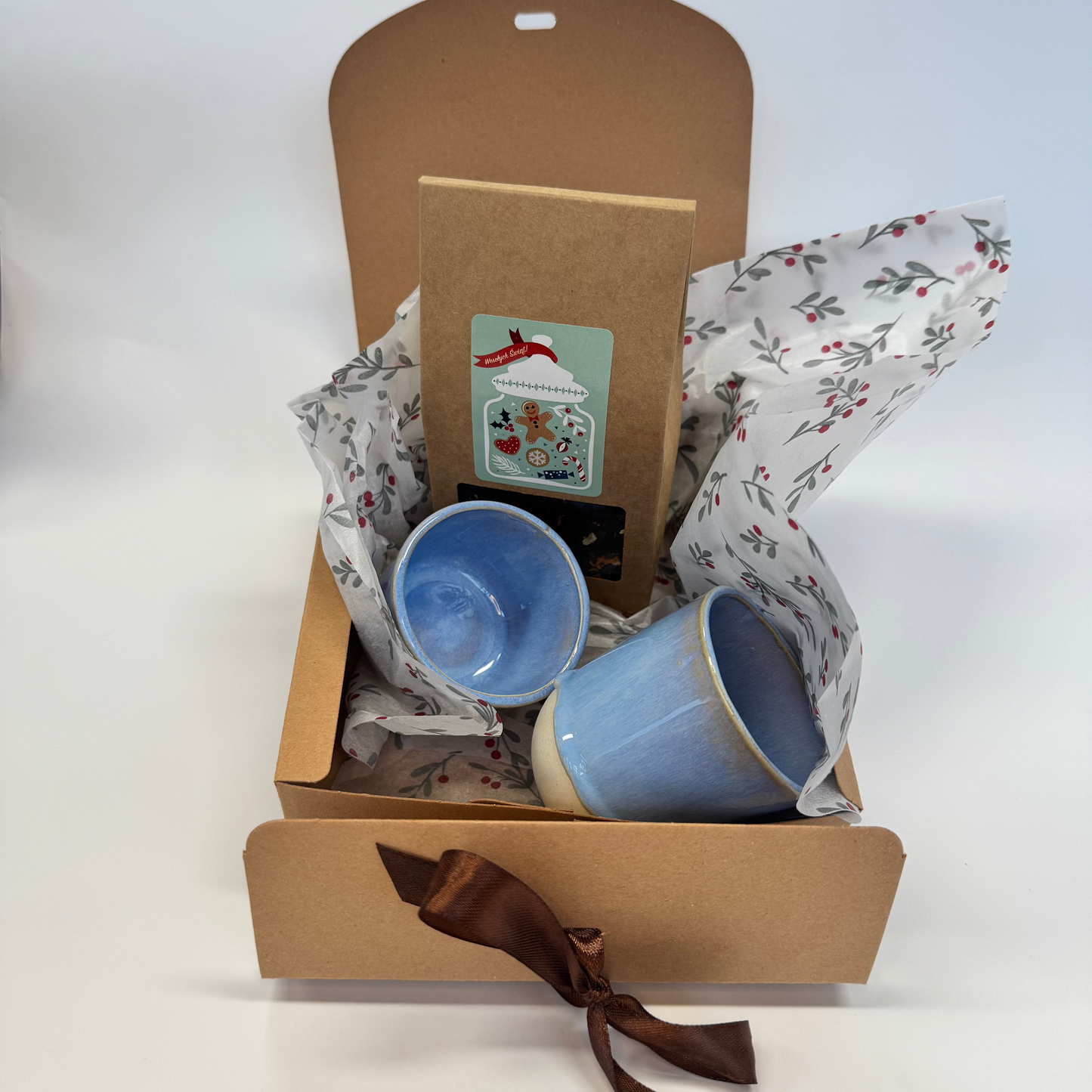 Zestaw prezentowy z niebieskimi czarkami