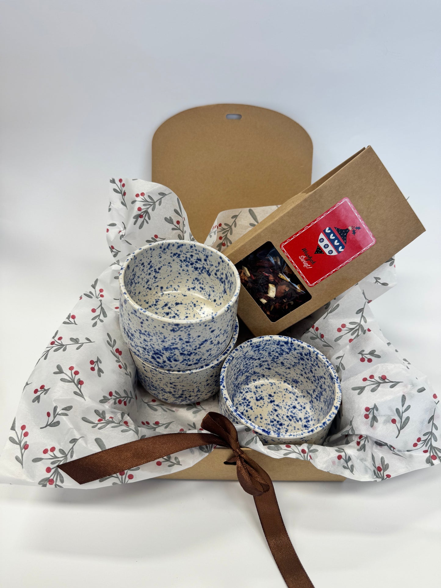 Zestaw prezentowy z trzema niebieskimi pieguskami